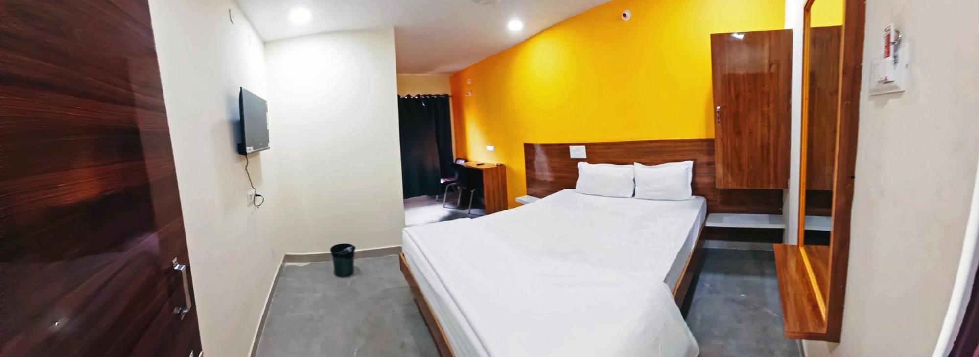 Udupi Deluxe Lodge Gulbarga Kalaburagi Exteriör bild