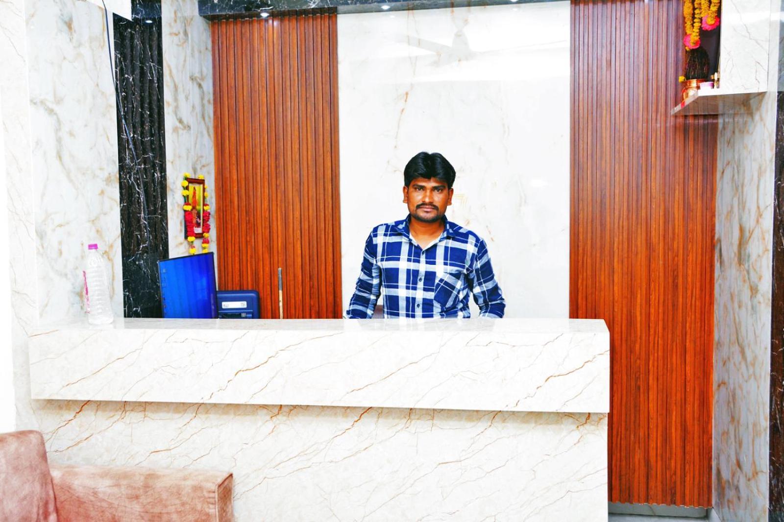 Udupi Deluxe Lodge Gulbarga Kalaburagi Exteriör bild