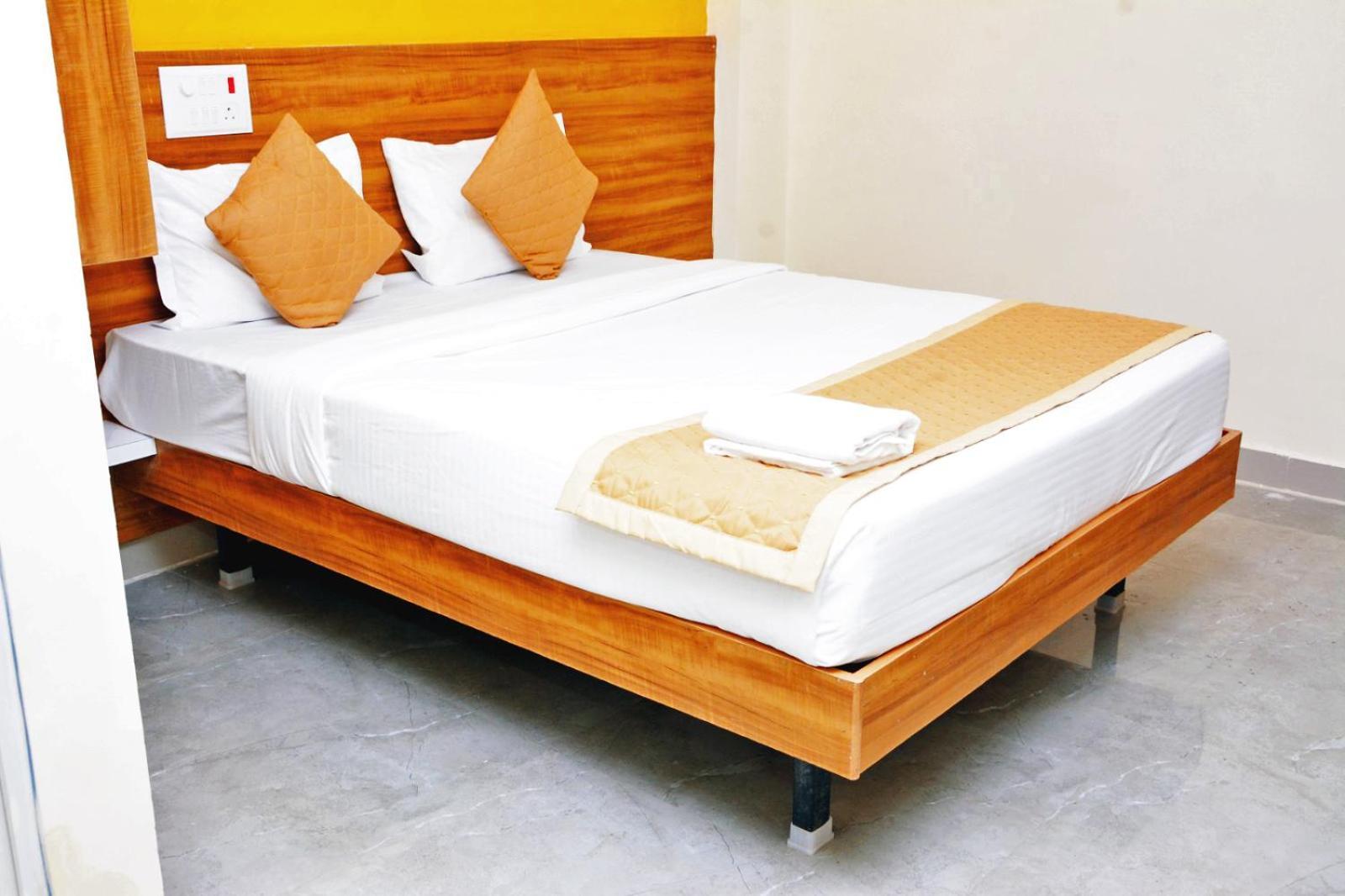 Udupi Deluxe Lodge Gulbarga Kalaburagi Exteriör bild