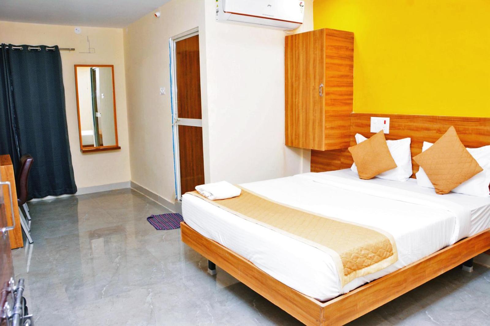 Udupi Deluxe Lodge Gulbarga Kalaburagi Exteriör bild