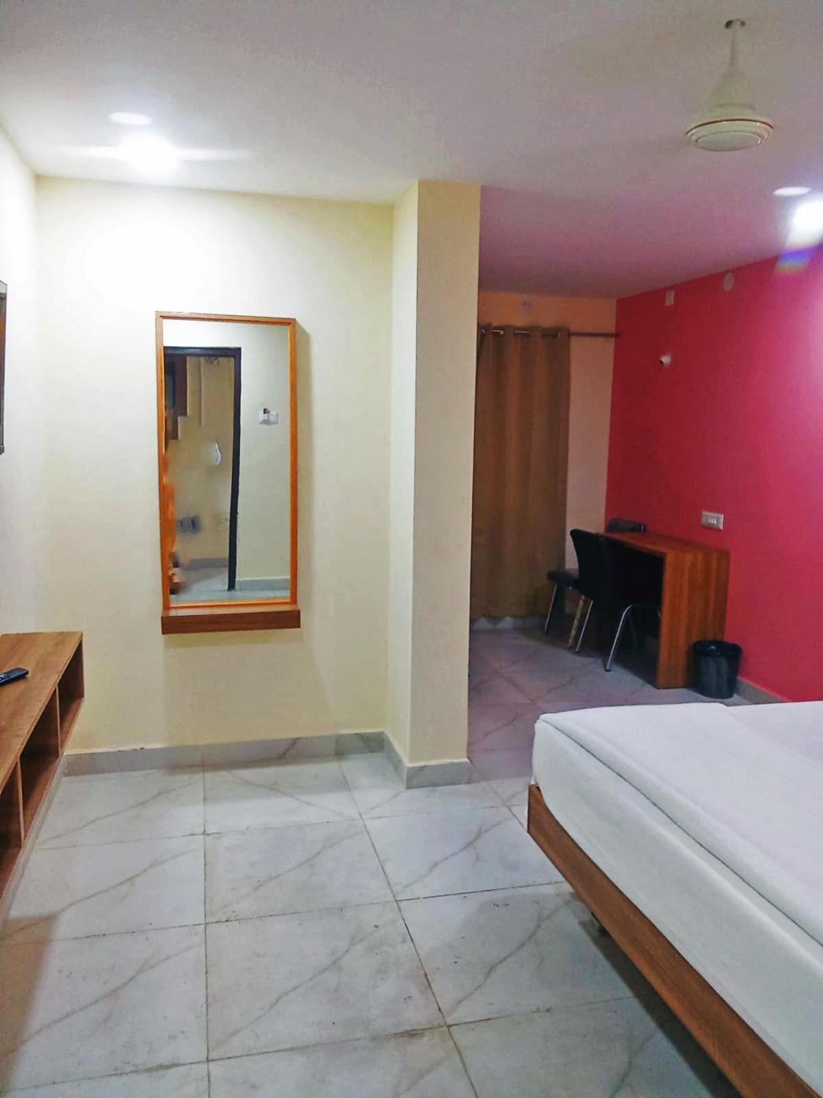 Udupi Deluxe Lodge Gulbarga Kalaburagi Exteriör bild